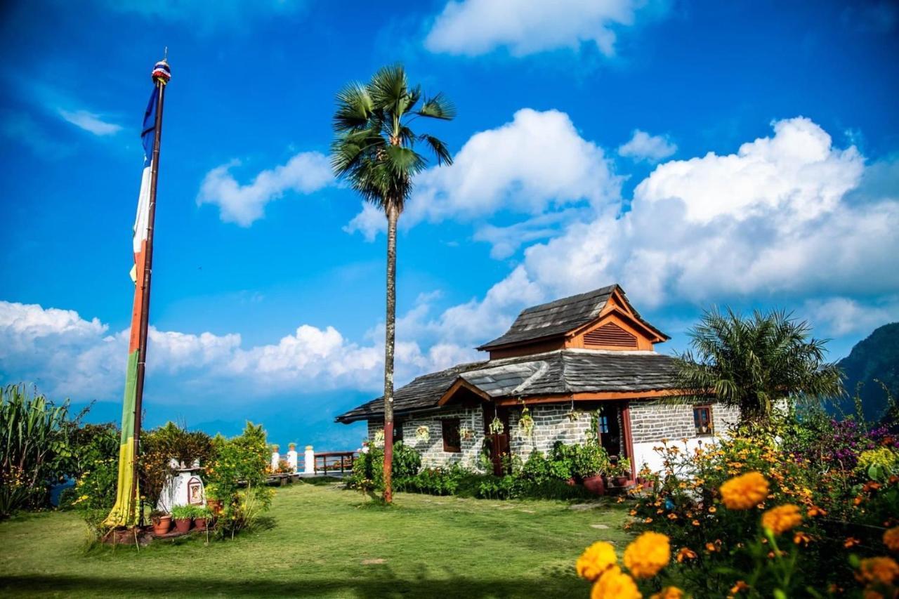 Es Deurali Resort Pokhara Esterno foto