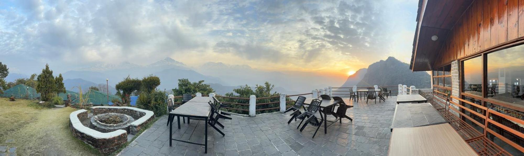 Es Deurali Resort Pokhara Esterno foto