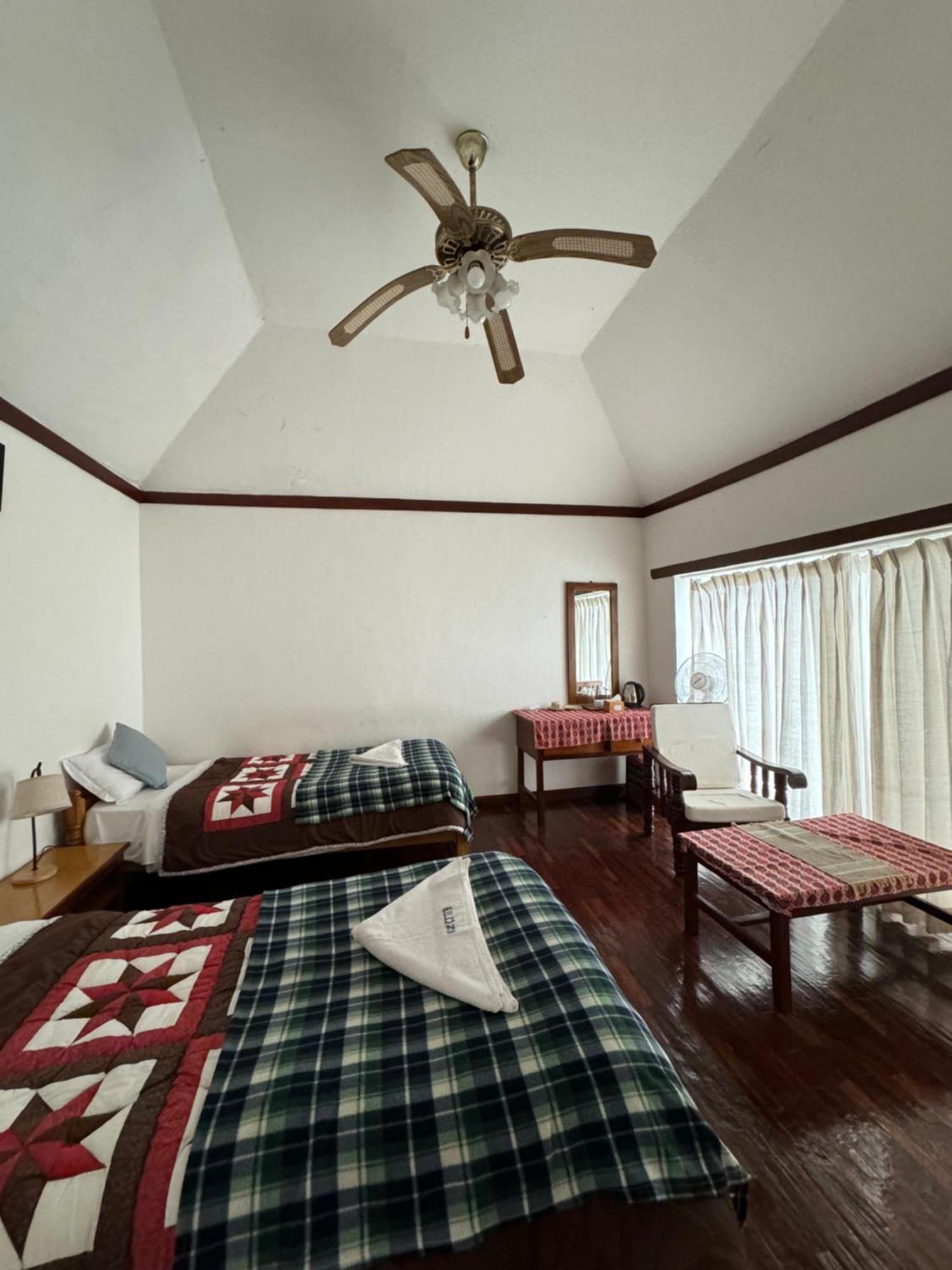 Es Deurali Resort Pokhara Esterno foto